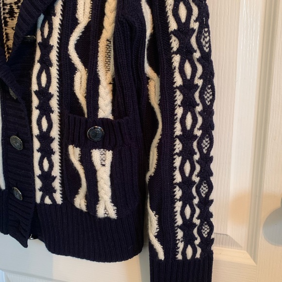 CHANEL Métiers d'Art 2018 Paris-Hamburg Cardigan - Picture 10 of 17